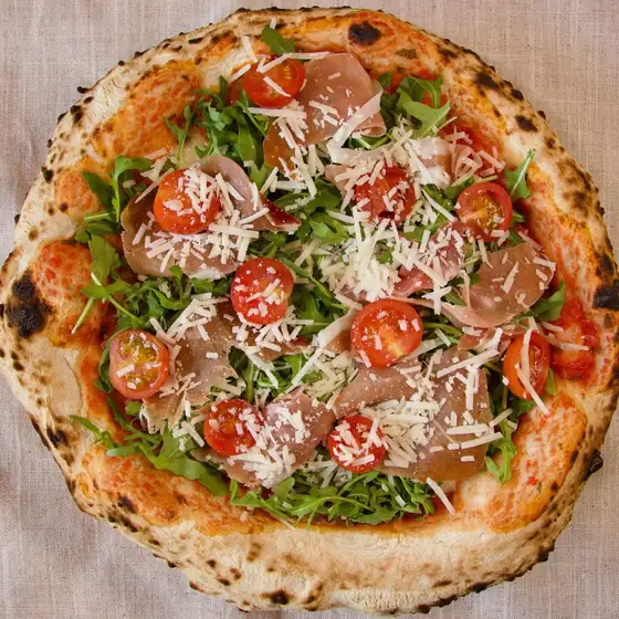 Pizza Parma z rukolą